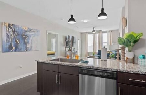 Austin Apartment | Austin's Serene Views w/Large Balcony*Pool