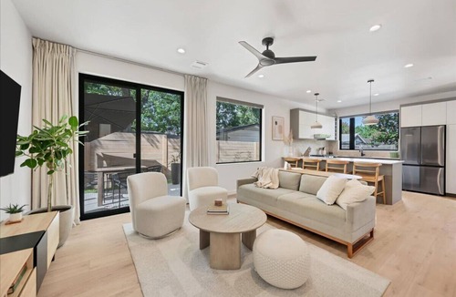 Austin House | Austin's Stylish Treetop Walkable Retreat!