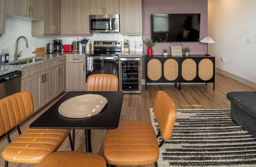 Scofield Farms Apartment | Austin Social Suite | 1BR Near The Domain | Pool