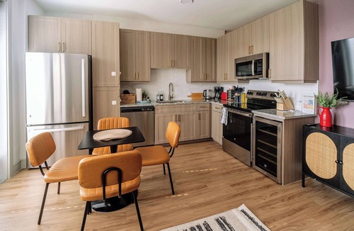 Scofield Farms Apartment | Austin Social Suite | 1BR Near The Domain | Pool
