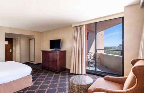 McKinney Hotel | Austin Southpark Hotel