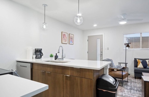 South Lamar Apartment | Austin State of the Art Unit 5 Min from Downtown