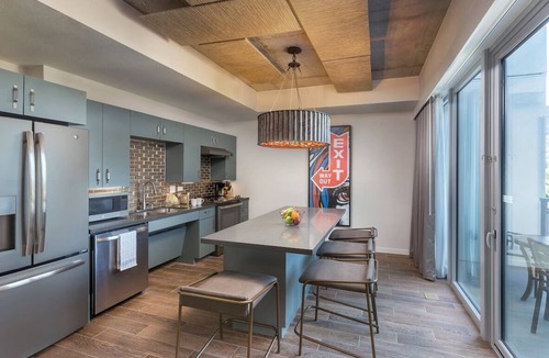 West End Resort | Austin Studio Presidential Unit!