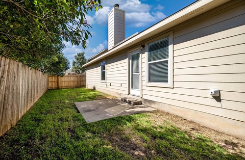Meadow Lake House | Austin Suburban Bright & Spacious 1-Story Home