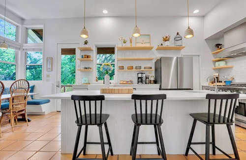 Central East Austin House | Austin Summer Retreat l All King Beds l Private Yard l Centrally Located