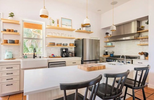 Central East Austin House | Austin Summer Retreat l All King Beds l Private Yard l Centrally Located