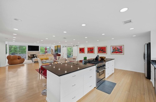 Westridge Estates House | Austin Timber Ridge Treehouse- Modern Multi Level Near Austin!