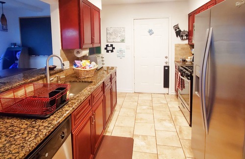 Parker Lane Hostel | Austin Uncommon Room Rentals