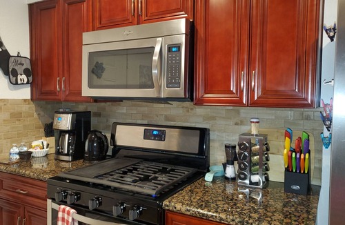 Parker Lane Hostel | Austin Uncommon Room Rentals
