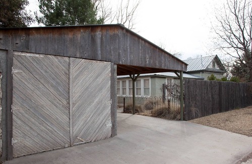 Marfa House | Austinite Marfa: Beautiful Minimalist Adobe, Walk to Downtown