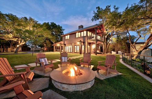 Eck Lane on the Lake House | AustinTeton's Resort in Austin, TX