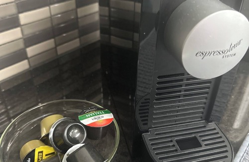 Dennington House | Austral Place 88 via Merri River