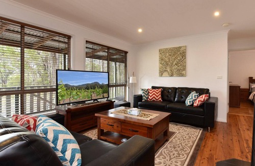 Ellalong Cottage | Australiana Cottages