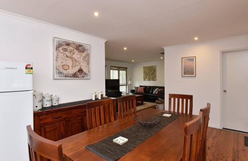 Ellalong Cottage | Australiana Cottages