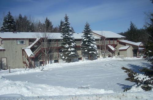 West Dover Hotel | Austrian Haus Lodge