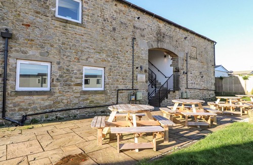Tosside Cottage | AUSTWICK, pet friendly, with pool in Long Preston