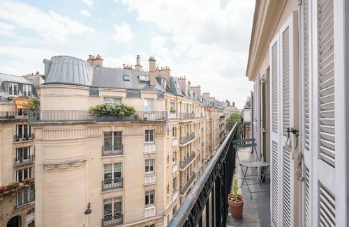 Villa Montmorency Apartment | Auteuil Refinement, by Veeve