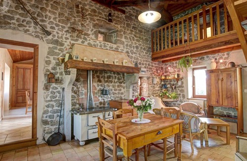 Essertines-en-Chatelneuf Cottage | Authentic and comfortable lodging for 6 in Forez
