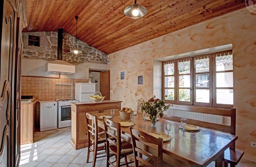 Essertines-en-Chatelneuf Cottage | Authentic and comfortable lodging for 6 in Forez