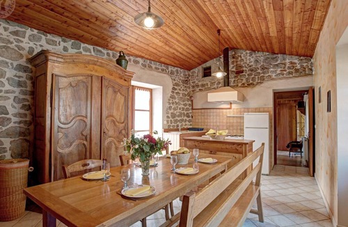 Essertines-en-Chatelneuf Cottage | Authentic and comfortable lodging for 6 in Forez