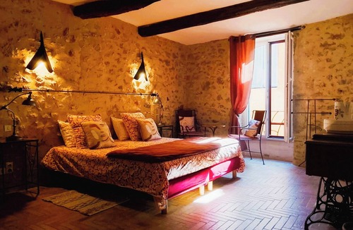 Saint-Saturnin-de-Lucian Bed & Breakfast | Authentic family guesthouse - Activities & nature nearby