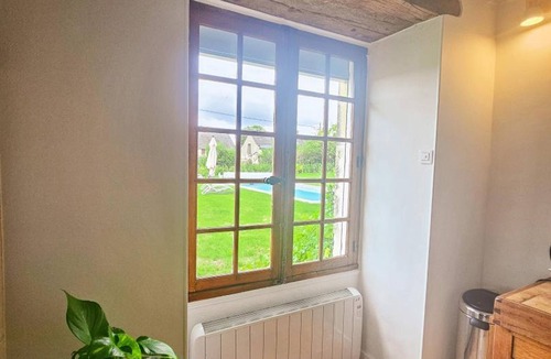 Sainte-Maure-de-Touraine Cottage | Authentic cottage in Touraine, heated pool, pets allowed