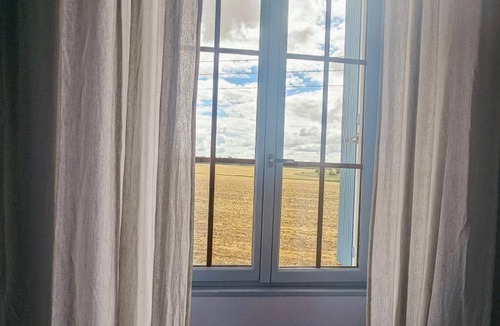 Sainte-Maure-de-Touraine Cottage | Authentic cottage in Touraine, heated pool, pets allowed