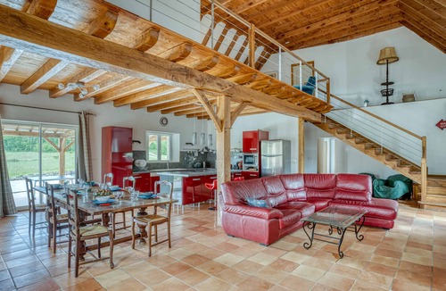 Nojals-et-Clotte Bed & Breakfast | Authentique Maison de Charme WIFI Netflix Swimming pool 10 pers