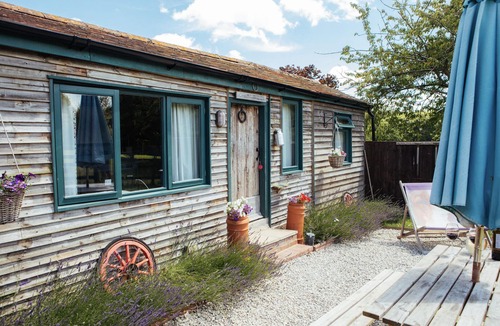 Sittingbourne Cabin | Authentic 1940's themed wooden cabin.