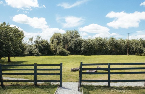 Sittingbourne Cabin | Authentic 1940's themed wooden cabin.