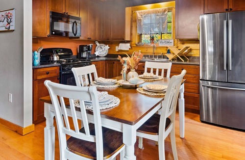 Rome Cabin | Authentic Adirondack Log Cabin with a Pond View