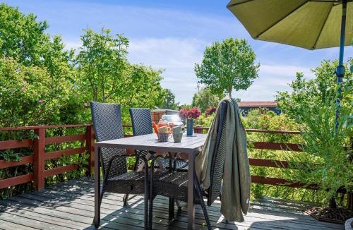 Grena Strand House | Authentic And Charming Seaside Cottage Within Walking Distance To Grenaa Beach