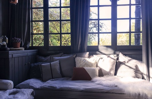 Saint-Remy-l'Honore Ski Chalet | Authentic cabin in the forest, 40mn from Paris