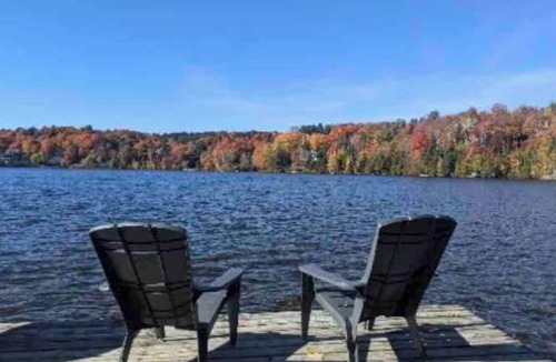 Sainte-Ann-des-Lacs Cottage | Authentic Lakefront Cottage with Spa