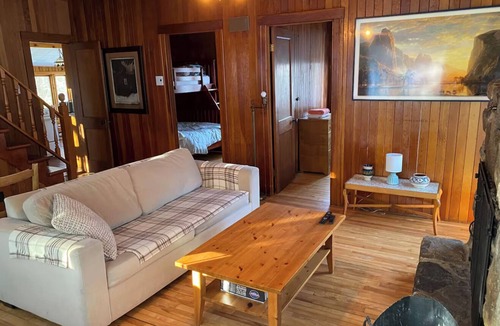 Sainte-Ann-des-Lacs Cottage | Authentic Lakefront Cottage with Spa