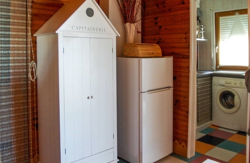 Gruissan Plage Ski Chalet | Authentic chalet with sea view, sleeps 4, all comforts