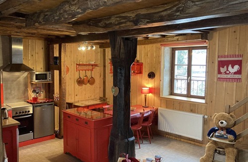Esmoulieres Cottage | Authentic Charm at Saphoz Mill with Large Garden