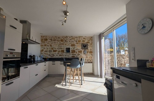 Nohant-Vic Cottage | Authentic Charm in Berry, 11 Pax, Garden and Wifi