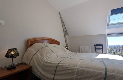Nohant-Vic Cottage | Authentic Charm in Berry, 11 Pax, Garden and Wifi
