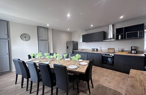 Theneuille Cottage | Authentic Charm in Theneuille, All Inclusive