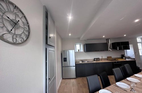 Theneuille Cottage | Authentic Charm in Theneuille, All Inclusive