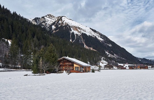 Feutersoey Ski Chalet | Authentic, comfortable chalet near Gstaad with breathtaking views