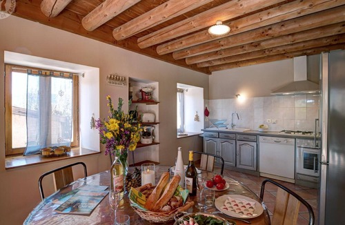 Saint-Julien-la-Vetre Cottage | Authentic cottage, pets welcome - 8 guests