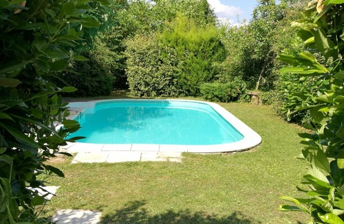 Brizay Cottage | Authentic cottage in Brizay with private garden and pool