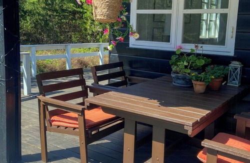 Skram House | Authentic cottage near beach and woods