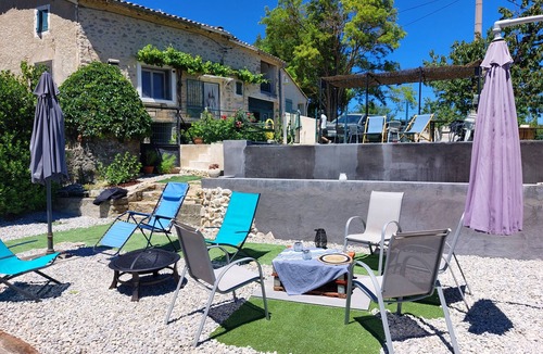 Revest-des-Brousses House | Authentic family home in Provence with pool and view