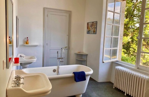 Moulins-le-Carbonnel Other | Authentic property, 200km from Paris, 14 people and +.