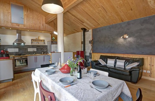 Verrieres-en-Forez Cottage | Authentic Gîte with Spacious Terraces