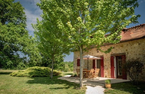 Issac House | Authentic gîte on estate with swimming pool