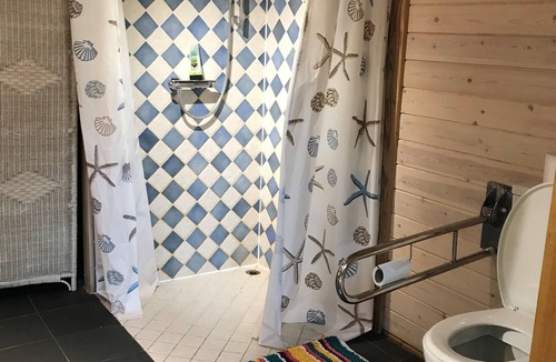 Whichford House | Authentic Gypsy Caravan with double bed